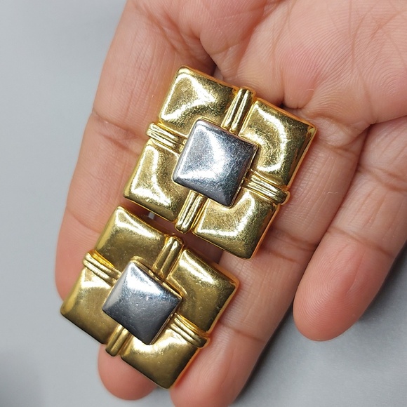 Vintage Modernist Two Tobe Gold and Silver Square Clip On Earrings - Picture 2 of 6